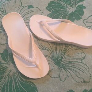 Archie’s Flip Flops